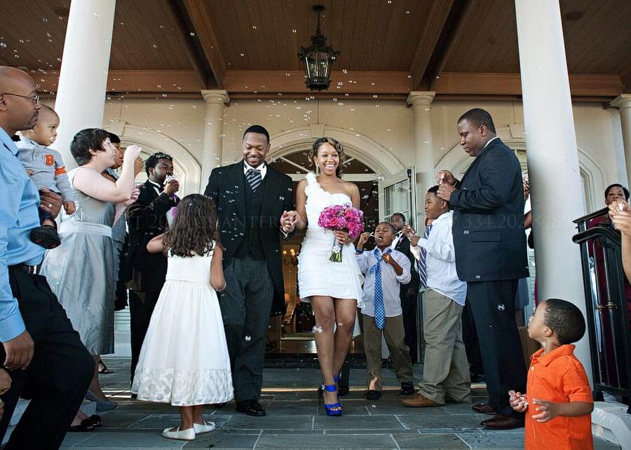 montgomery-wedding-photographers-25 an outdoor wedding and ballroom reception at wynlakes country club in montgomery alabama