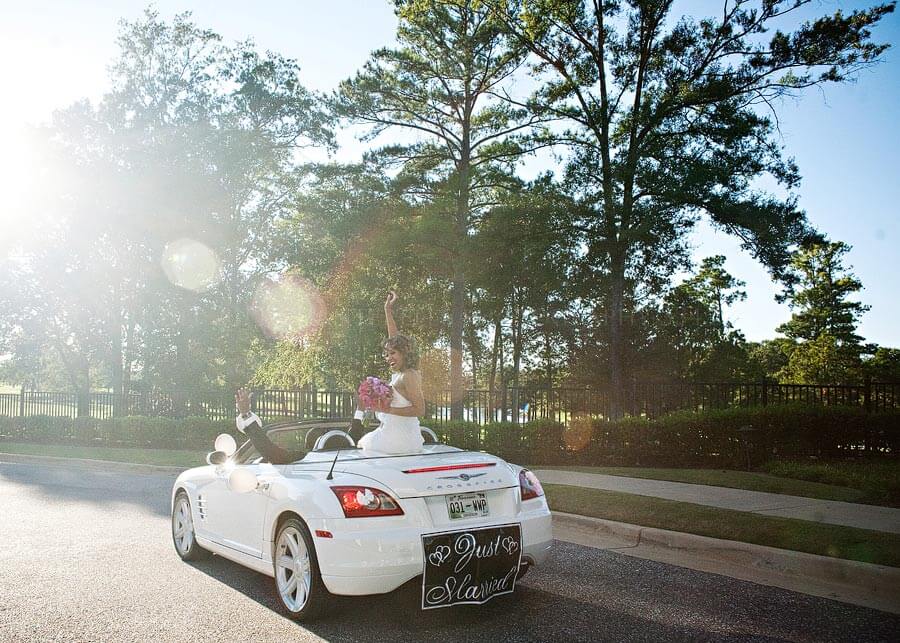 an outdoor wedding and ballroom reception at wynlakes country club in montgomery alabama