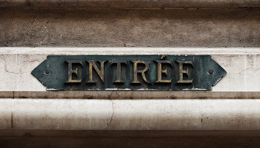 an american wedding photographer travels to live in a paris apartment